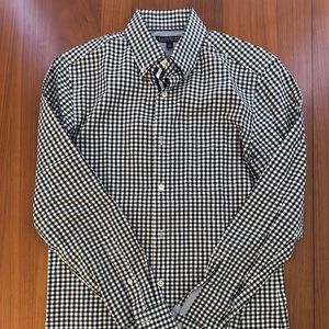 Banana Republic Men's Tailored Slim Fit Button Down Size: Small